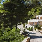 Alonissos And 4*