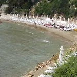 Alonissos And منتجع