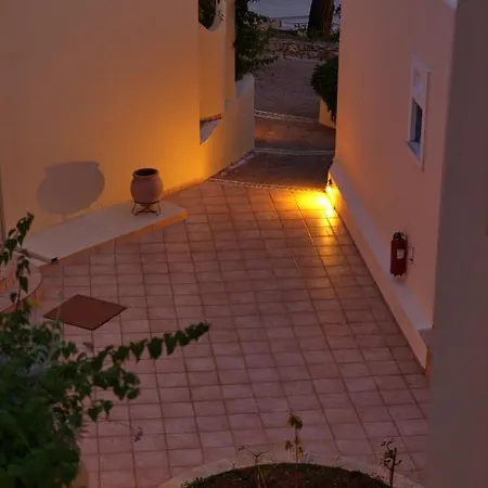 Alonissos And Ισώματα