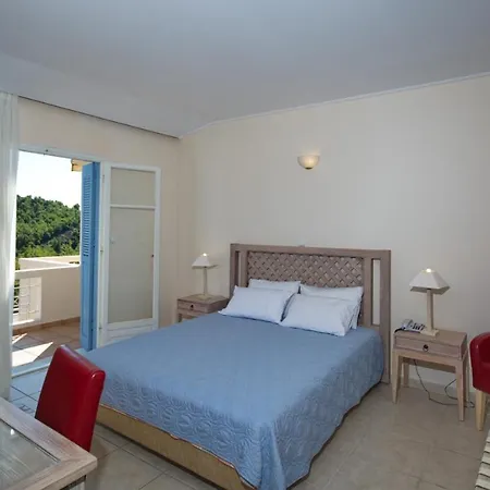 Alonissos And Ισώματα