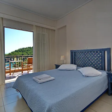 Alonissos And Θέρετρο