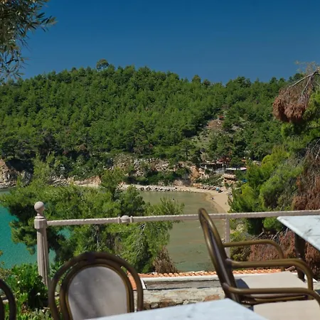 Alonissos And 4*