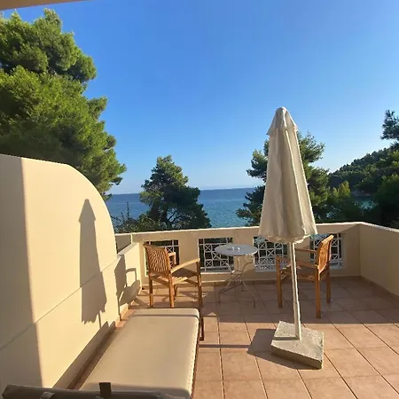 Alonissos And 4*