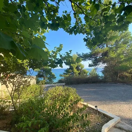 Alonissos And Alónnisos