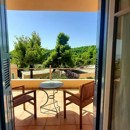 Alonissos And Semesteranläggning (resort)