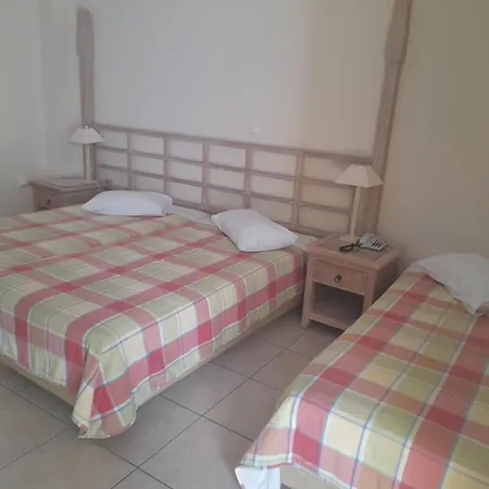 Alonissos And 4*